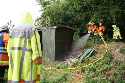 Brand einer Gartenhuette in Frickenhausen